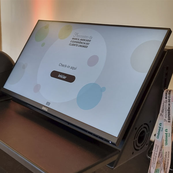 Monitor Touchscreen para Auto Credenciamento”