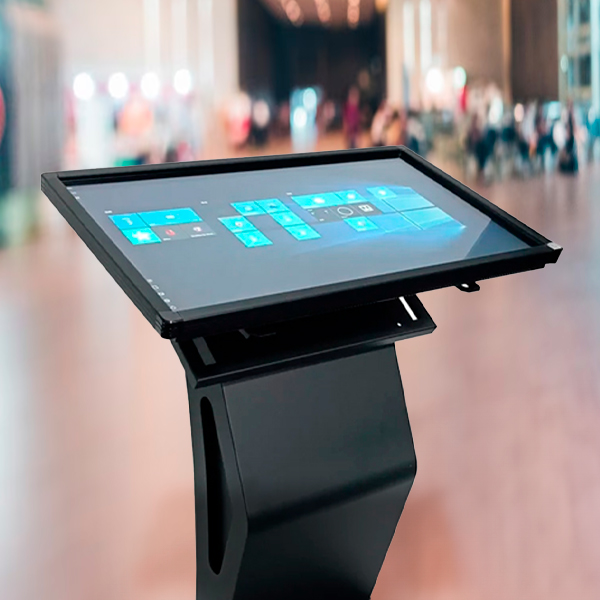 Tótem Interativo Touchscreen Inclinado 43”